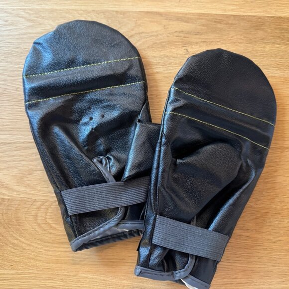 Everlast Boxing Training & Sparring, Speedbag & Punchbag Gloves, Black - Picture 5 of 13